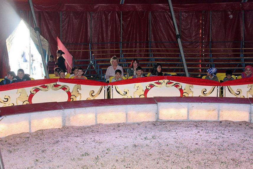 Mit Fl&uuml;chtlingskindern in den Zirkus