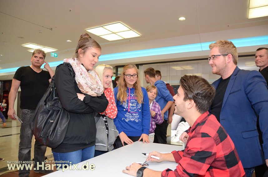 Luca H&auml;nni in der Marktpassage