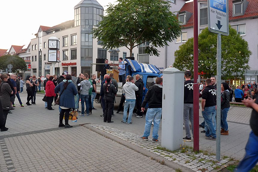 Demonstration und Gegendemonstration (1)