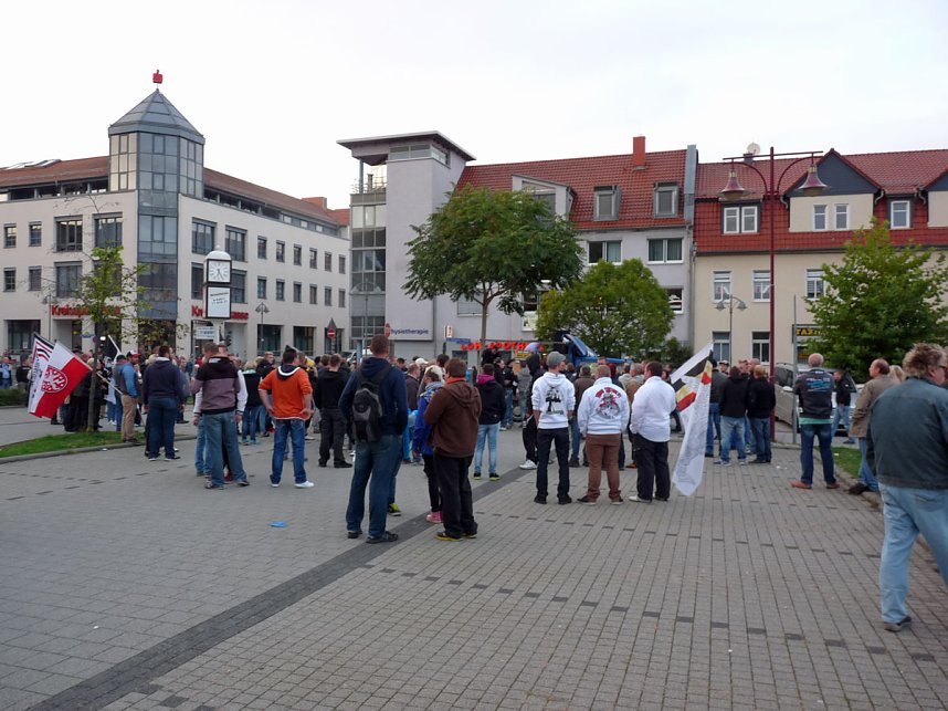 Demonstration und Gegendemonstration (1)
