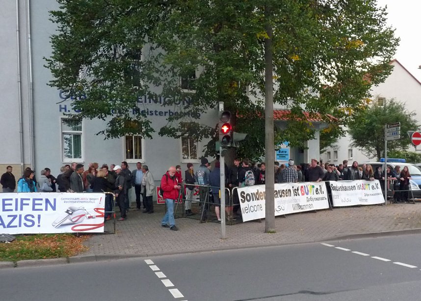 Demonstration und Gegendemonstration (2)
