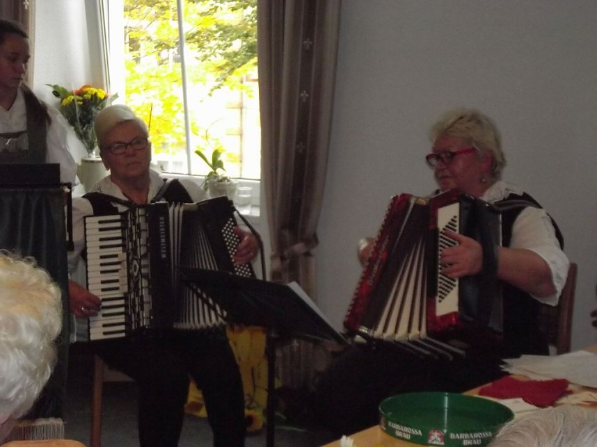 WB 4 feiert z&uuml;nftiges Herbstfest