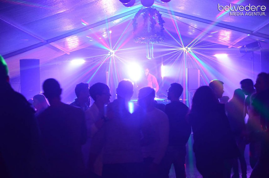 Club-Nacht er&ouml;ffnete Kirmes in Bielen