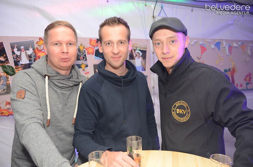 Club-Nacht er&ouml;ffnete Kirmes in Bielen