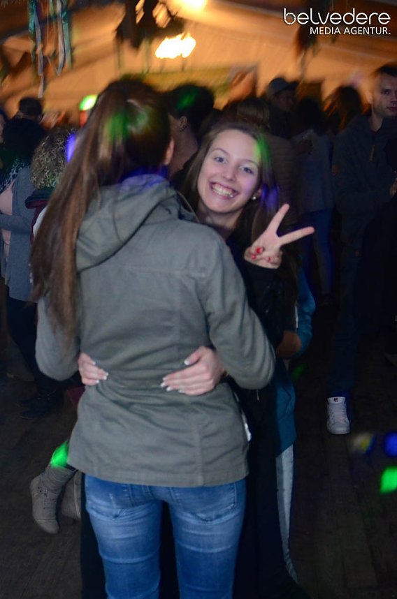 Club-Nacht er&ouml;ffnete Kirmes in Bielen