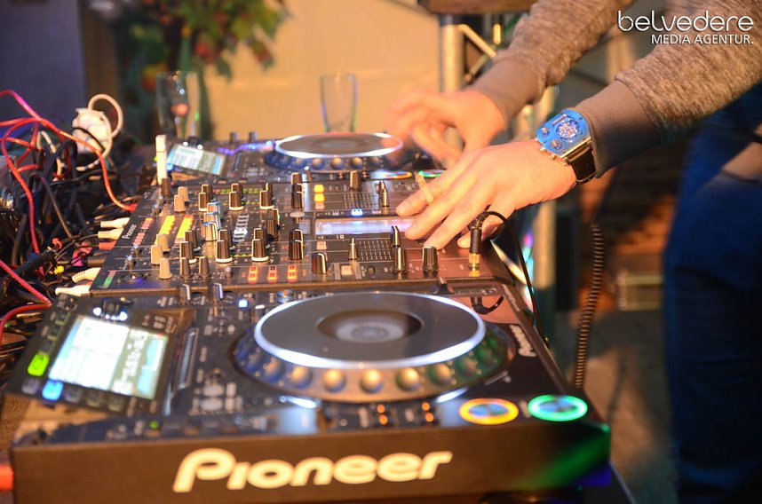 Club-Nacht er&ouml;ffnete Kirmes in Bielen