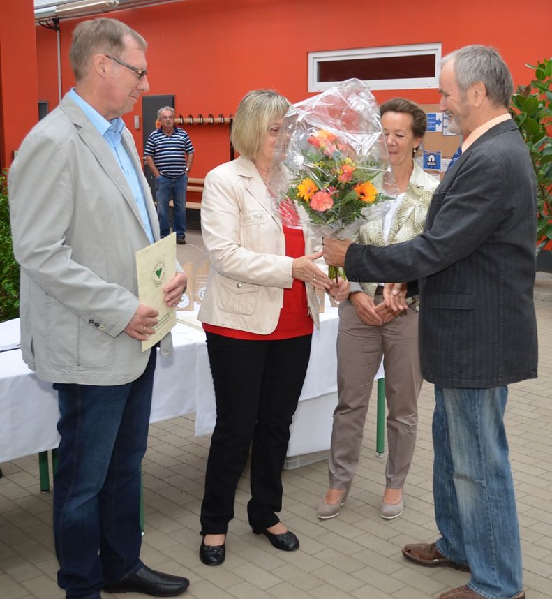 Als besondere Ehrung ins Goldene Ehrenbuch eingetragen.