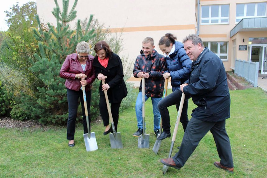 Spatenstich in Ebeleben vollzogen