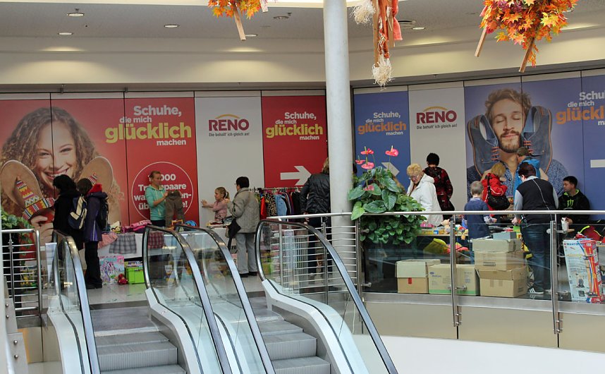 Kindertr&ouml;delmarkt und Vernissage