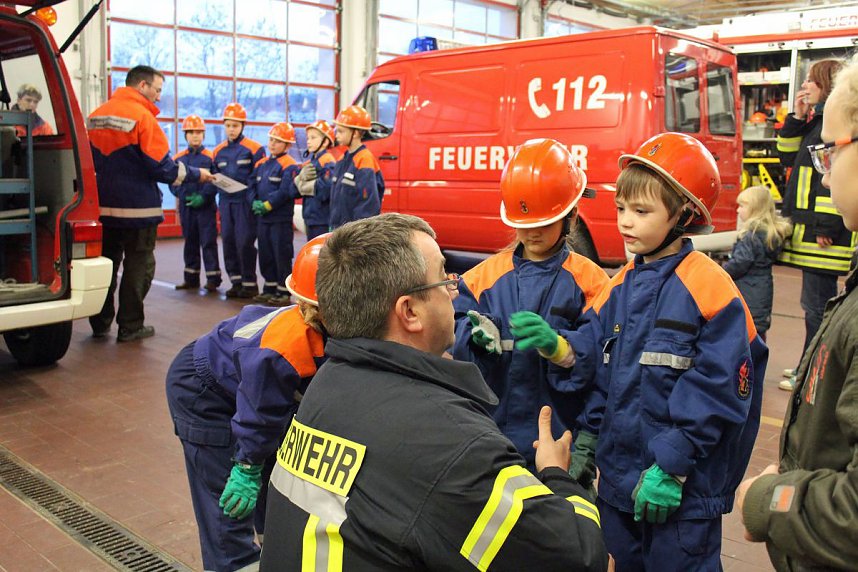 Leistungsabzeichen der Th&uuml;ringer Jugendfeuerwehr abgelegt