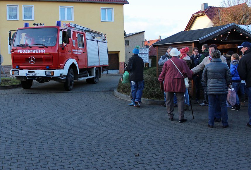 In Jecha kam der Nikolaus mit der Feuerwehr