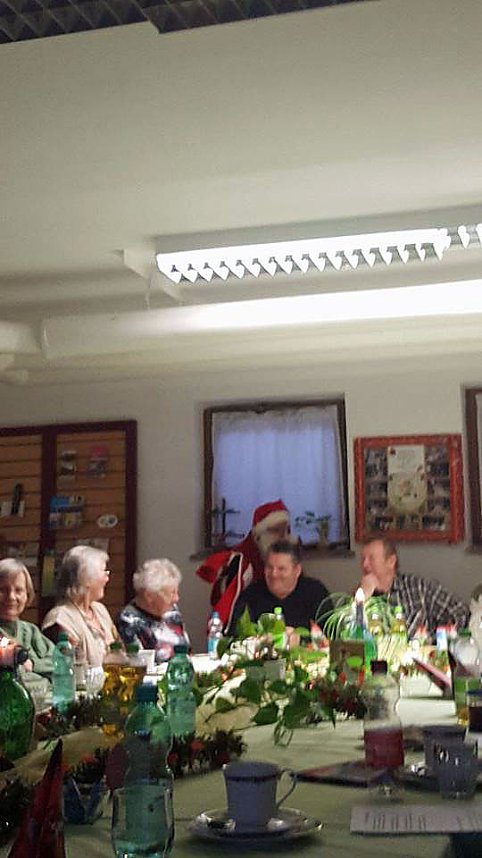 Mit "Bebraer Singv&ouml;geln" gefeiert