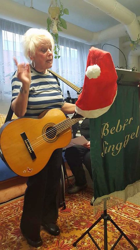 Mit "Bebraer Singv&ouml;geln" gefeiert