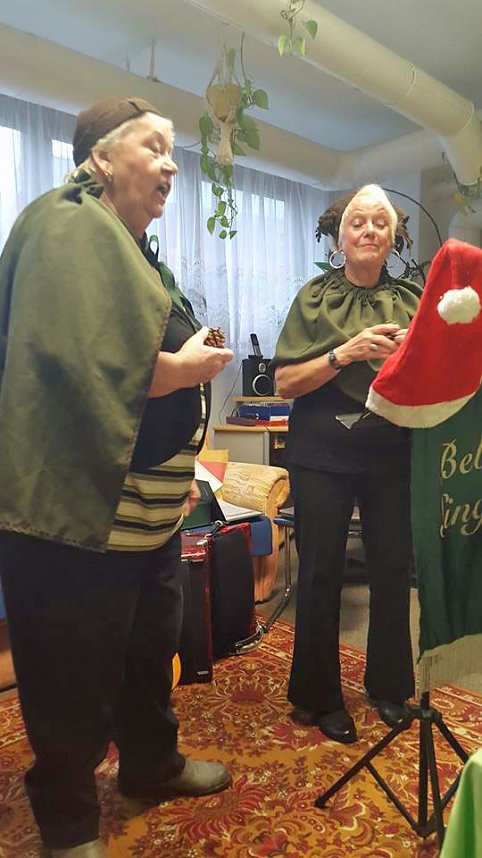 Mit "Bebraer Singv&ouml;geln" gefeiert