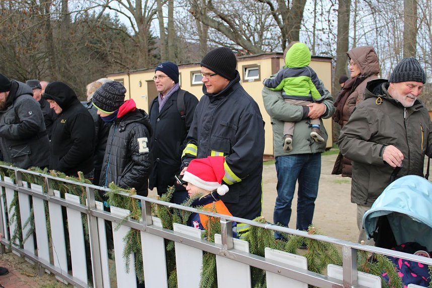Weihnachtstauchen am Bebraer Teich