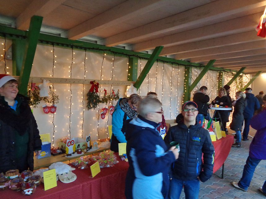 Weihnachtliche Atmosph&auml;re zum Weihnachtsmarkt in der Kindervilla