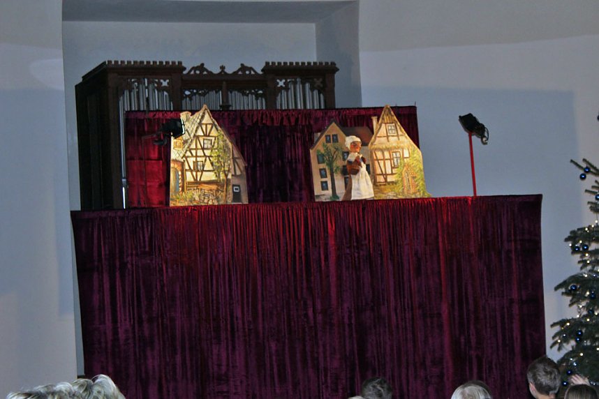 Mit Puppentheater gestartet