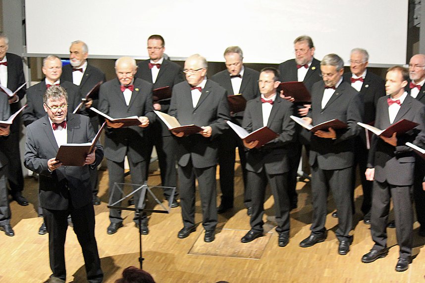 Beschwingtes und besinnliches Weihnachtskonzert