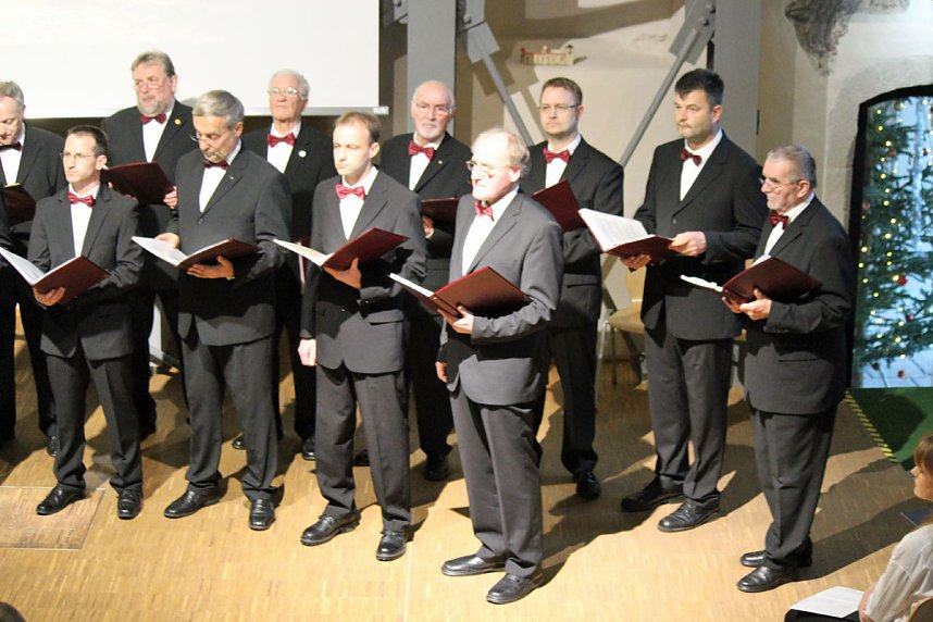 Beschwingtes und besinnliches Weihnachtskonzert