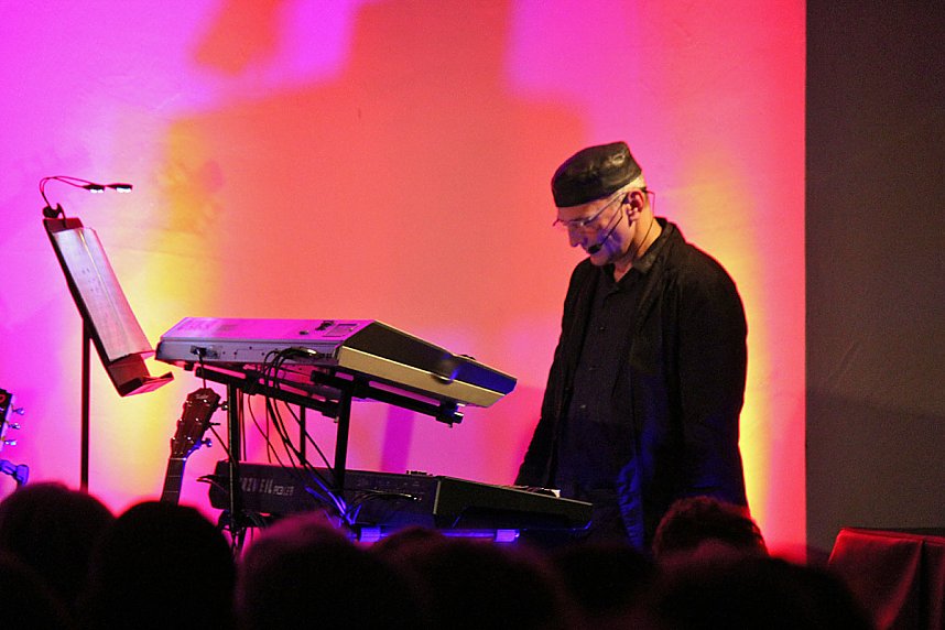 Thomas R&uuml;hman und Band begeisterte