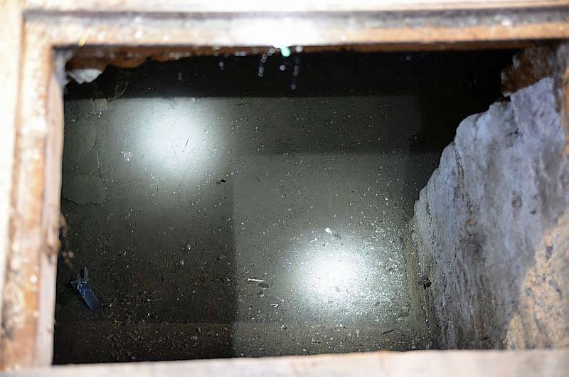 Rohrleitung in Greu&szlig;en geplatzt