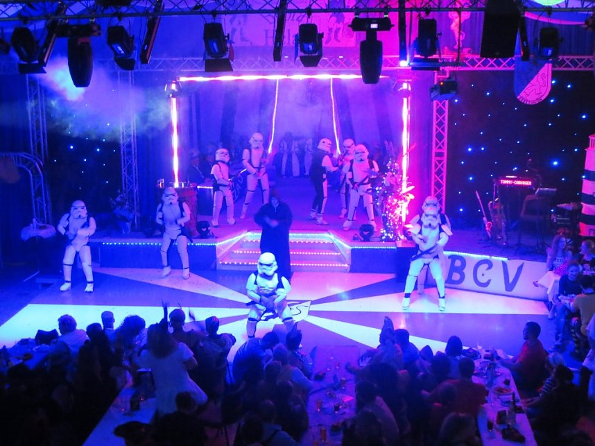 Narrenvolk feiert in Bebra