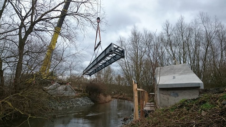 Br&uuml;ckenmontage f&uuml;r Unstrut-Werra-Radweg