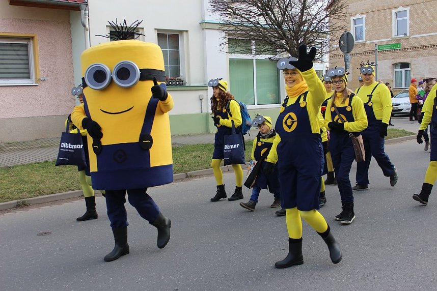 Gut besuchter Rosensonntagsumzug