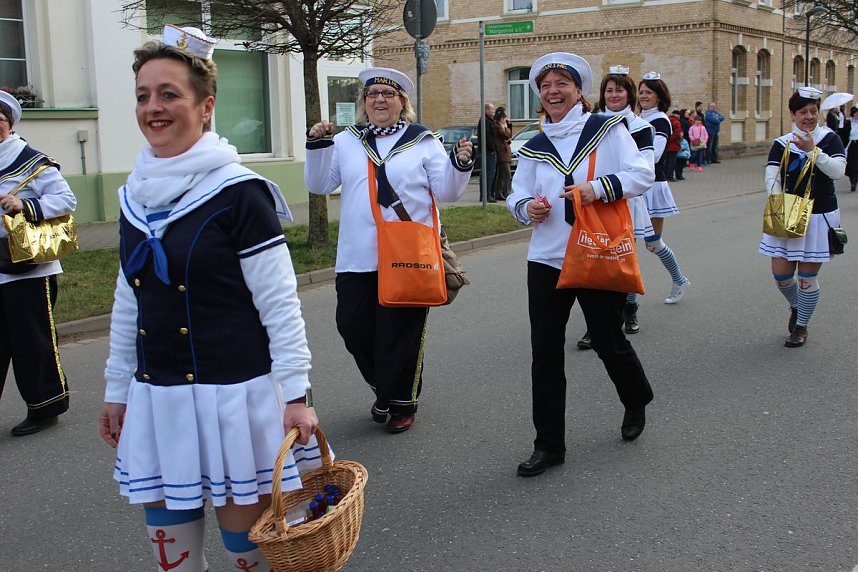 Gut besuchter Rosensonntagsumzug