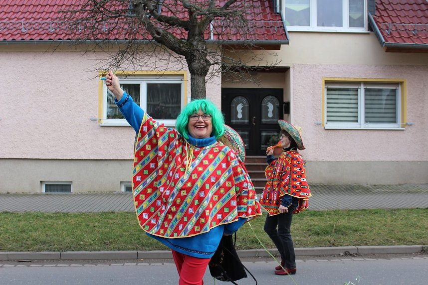 Gut besuchter Rosensonntagsumzug