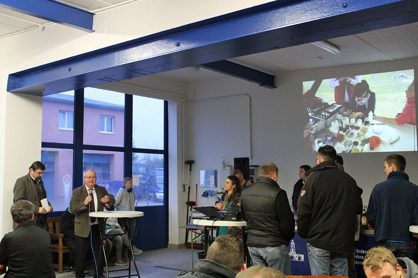 Ehrennadel f&uuml;r Rettungskr&auml;fte