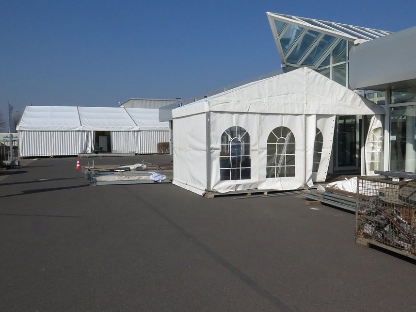 Von Autohaus zum Ballhaus