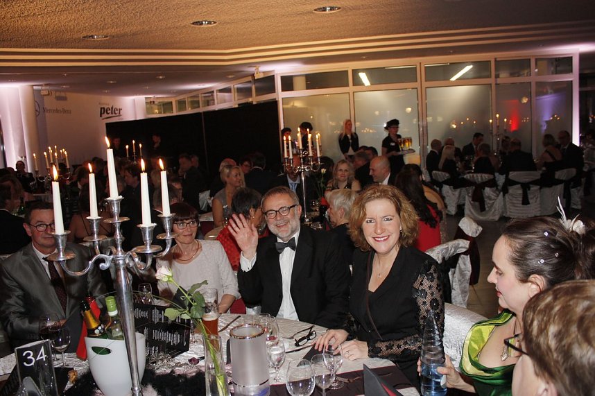 21. Fr&uuml;hlingsball im Autohaus Peter