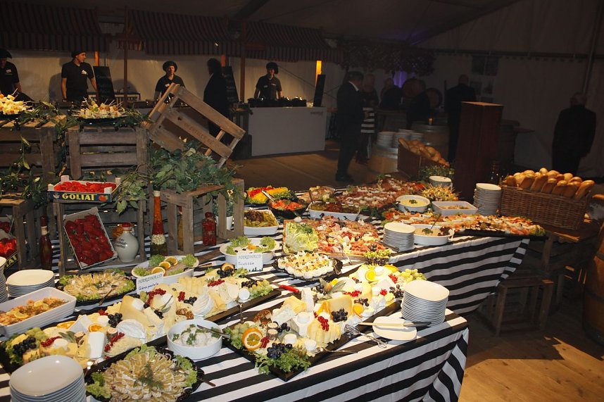 21. Fr&uuml;hlingsball im Autohaus Peter