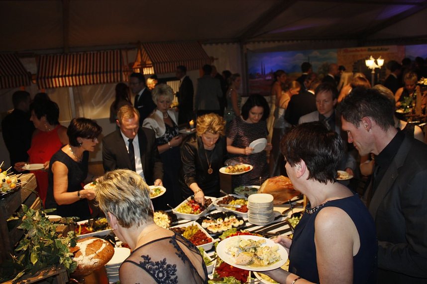 21. Fr&uuml;hlingsball im Autohaus Peter