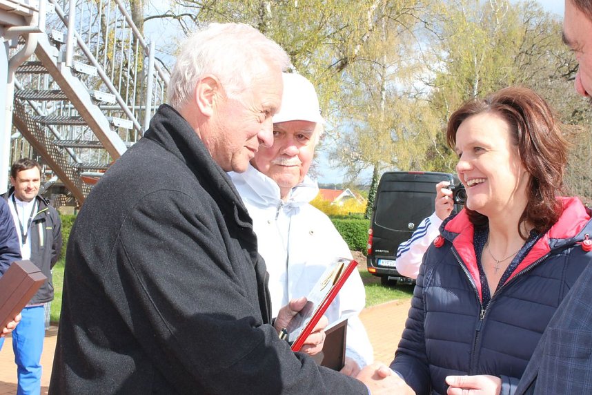 Tennis: Saisonstart beinahe in Wei&szlig;