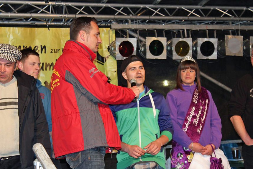 Maibaumk&ouml;nig im Stechen ermittelt