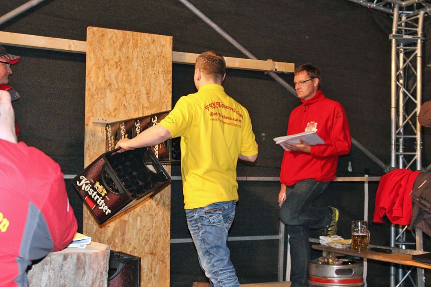 Maibaumk&ouml;nig im Stechen ermittelt