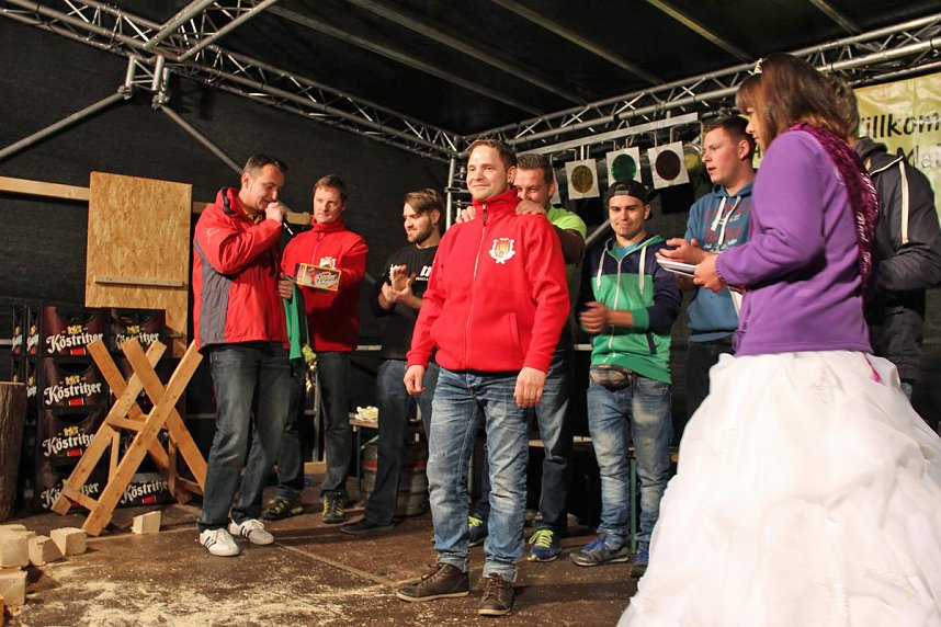 Maibaumk&ouml;nig im Stechen ermittelt