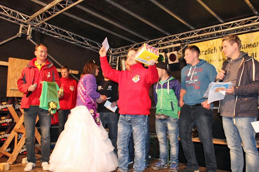 Maibaumk&ouml;nig im Stechen ermittelt