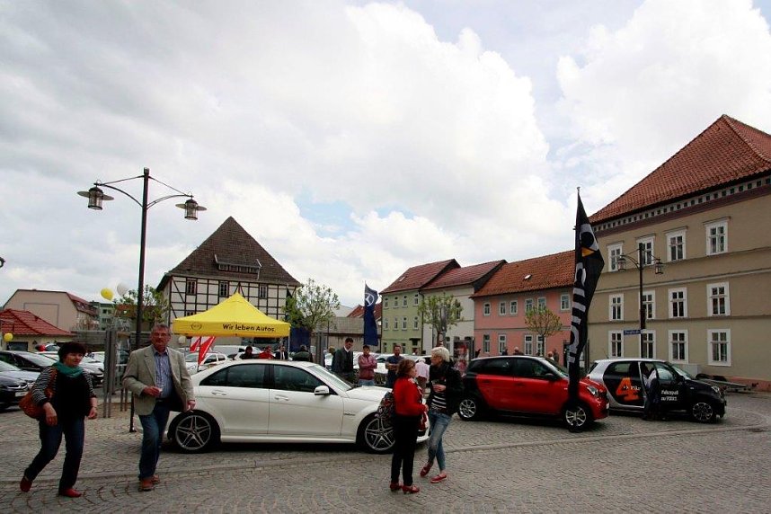 Peter-Flotte vor dem Schwan