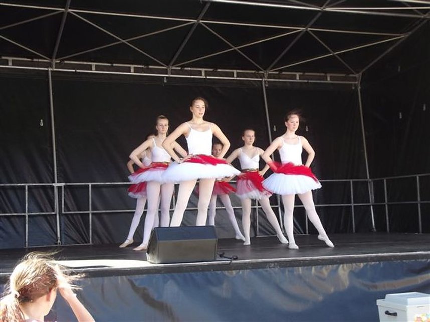 Autofr&uuml;hling in Sondershausen mit dem Tanzstudio Radeva