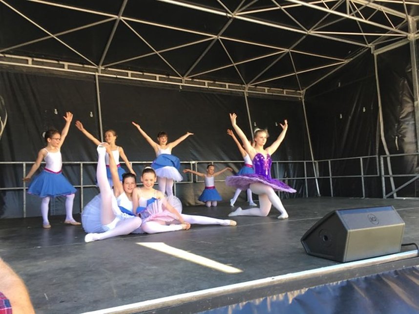 Autofr&uuml;hling in Sondershausen mit dem Tanzstudio Radeva