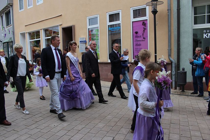 24. Fliederfest er&ouml;ffnet