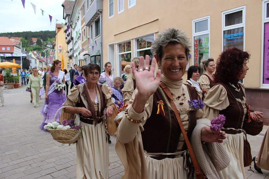 24. Fliederfest er&ouml;ffnet