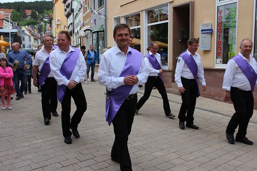 24. Fliederfest er&ouml;ffnet