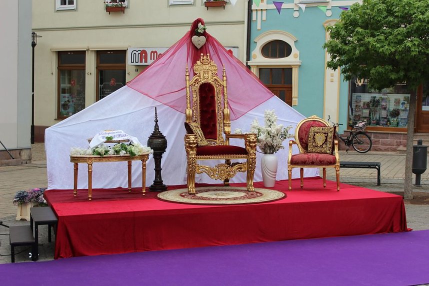 24. Fliederfest er&ouml;ffnet