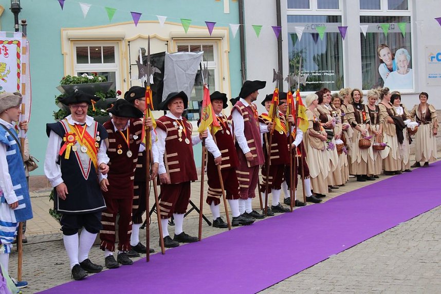 24. Fliederfest er&ouml;ffnet