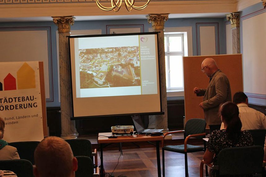 Interessante F&uuml;hrung durch das Rathaus Sondershausen