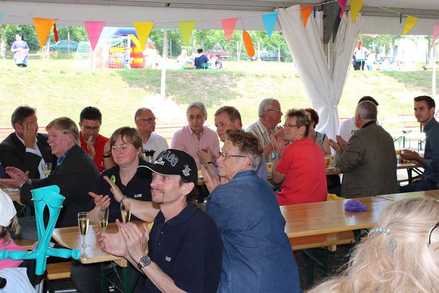 "Wir bauen Br&uuml;cken"